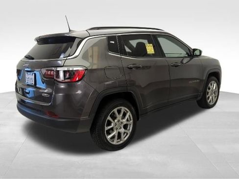 Used 2023 Jeep Compass Latitude AWD/4WD image 7