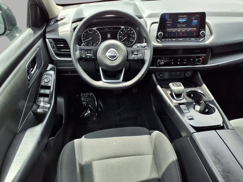Used 2024 Nissan Rogue S FWD image 4