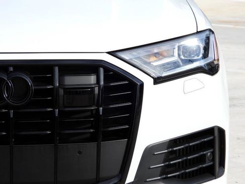 Used 2023 Audi Q7 3.0T Premium Plus w/ Premium Plus Package image 30