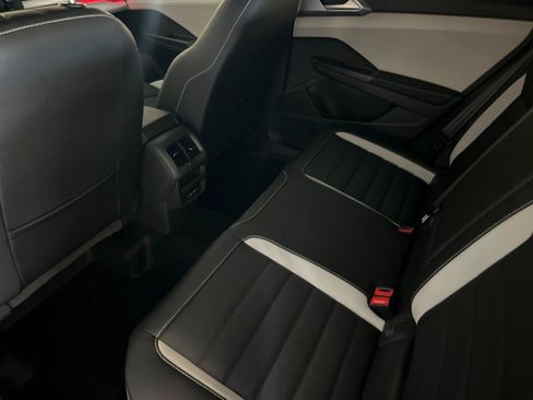 New 2026 Volkswagen Taos SEL AWD/4WD image 11