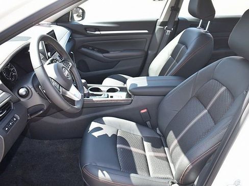 New 2025 Nissan Altima 2.5 SR image 7