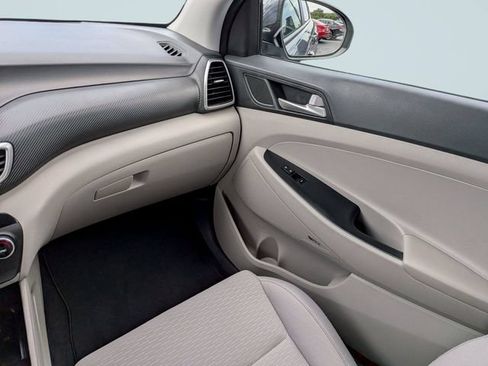 Used 2019 Hyundai Tucson Sport FWD image 16