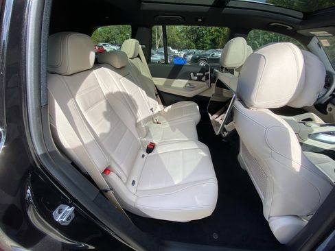 New 2026 Mercedes-Benz GLS 580 4MATIC image 29