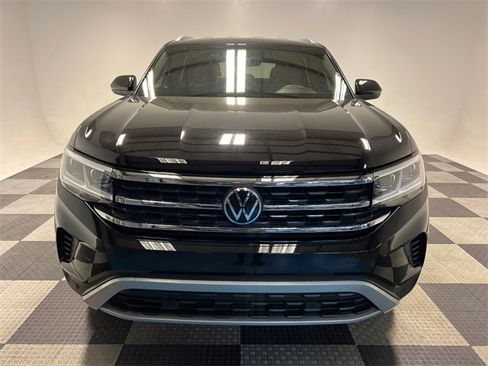 Used 2022 Volkswagen Atlas Cross Sport SE image 2