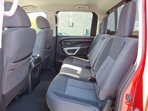 Used 2020 Nissan Titan SV w/ SV Convenience Package image 12