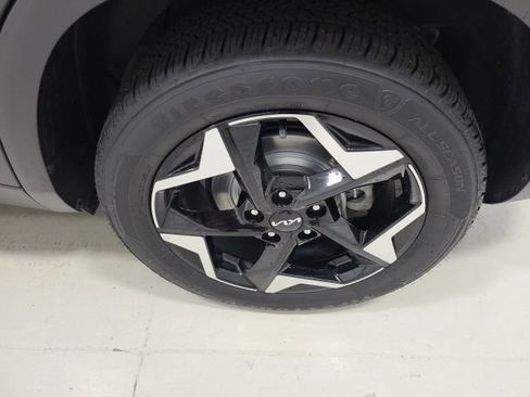 Used 2024 Kia Seltos EX AWD/4WD image 40