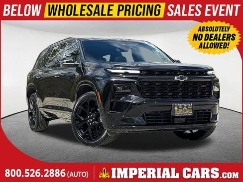 Used 2025 Chevrolet Traverse RS w/ LPO, Floor Liner Package AWD/4WD image 1