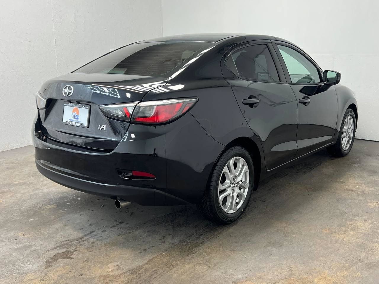Used 2016 Scion iA FWD image 4