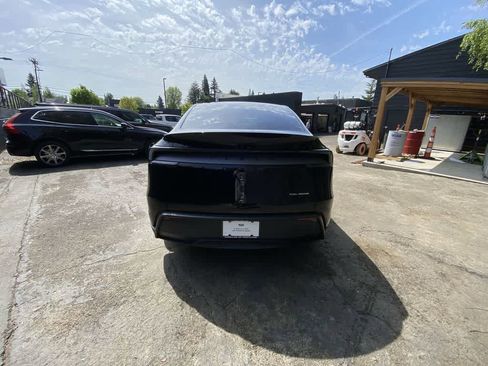Used 2026 Tesla Model Y AWD image 5