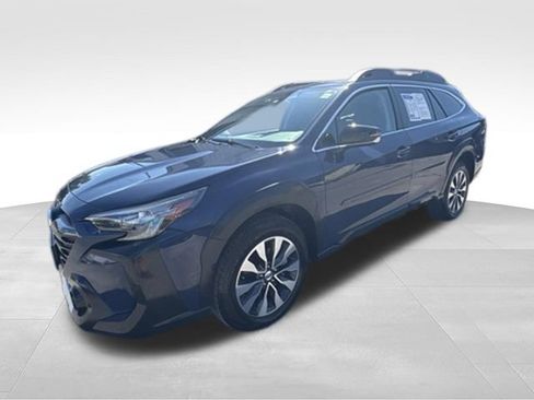 Used 2025 Subaru Outback Limited XT AWD/4WD image 3