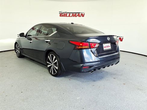 Used 2020 Nissan Altima 2.5 Platinum image 3