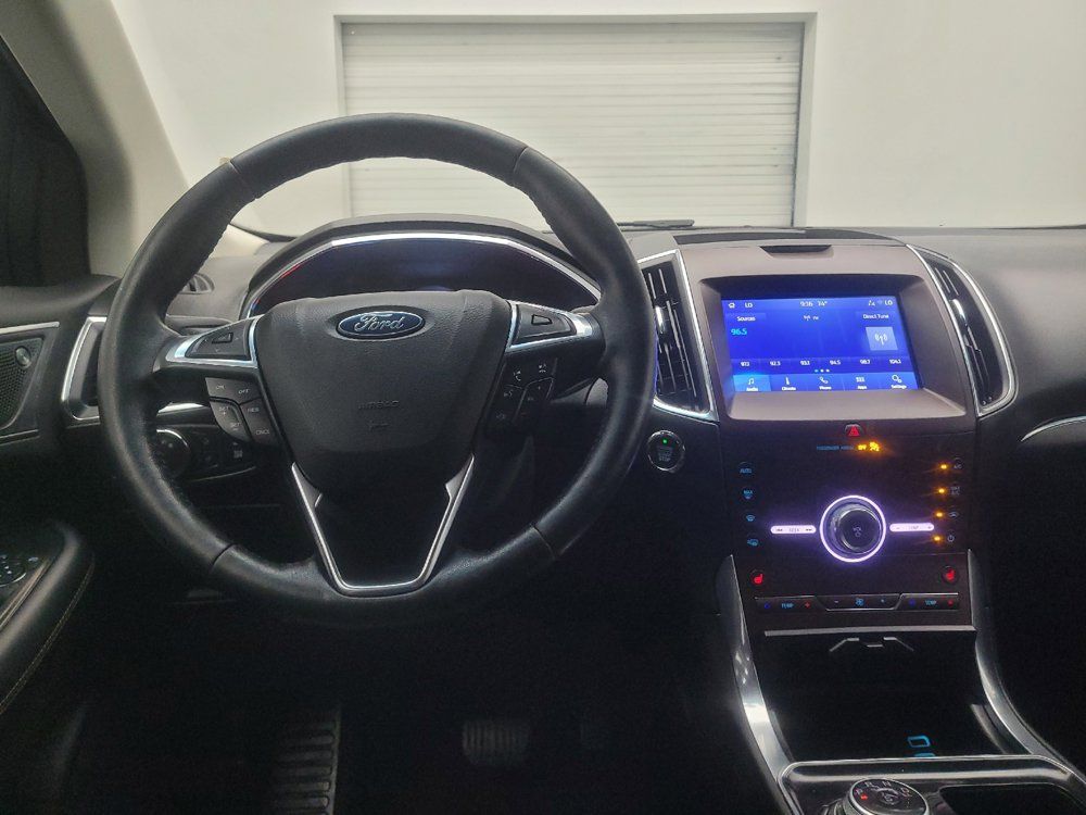 Used 2020 Ford Edge Titanium FWD image 22