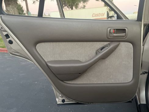 Used 1995 Toyota Camry XLE image 31
