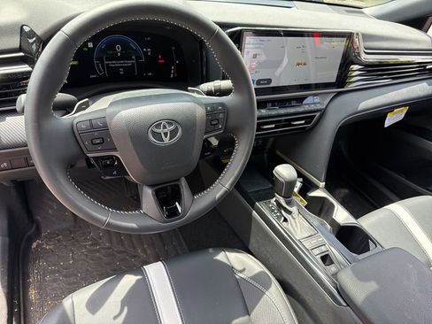 Used 2026 Toyota Camry SE w/ Multimedia Upgrade Package FWD image 9