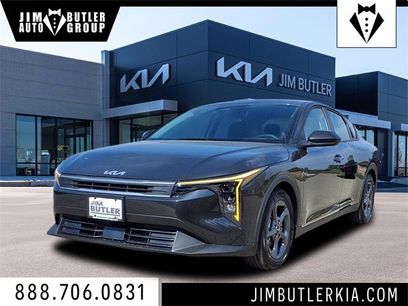 New 2025 Kia K4 LXS