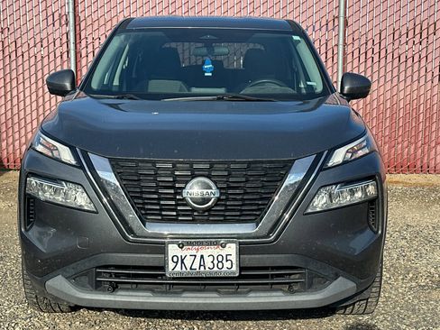 Certified 2021 Nissan Rogue SV image 3