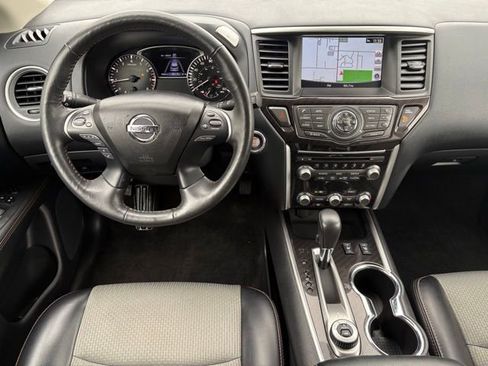 Used 2020 Nissan Pathfinder SV AWD/4WD image 3