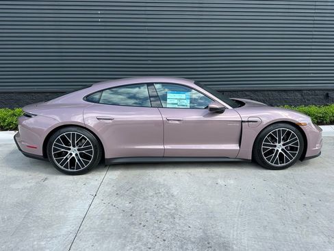 Used 2025 Porsche Taycan image 8