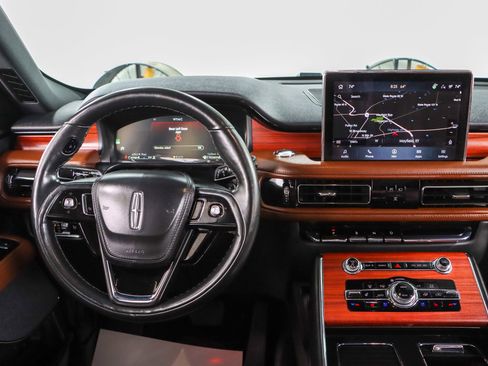 Used 2023 Lincoln Aviator Reserve w/ Equipment Group 201A image 17