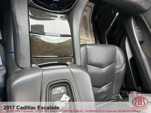 Used 2017 Cadillac Escalade Platinum AWD/4WD image 22