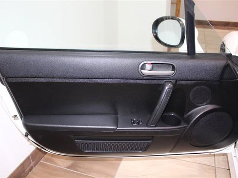 Used 2014 MAZDA MX-5 Miata Sport RWD image 21