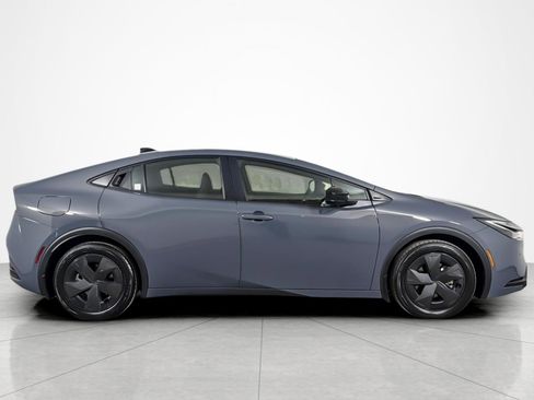 Used 2026 Toyota Prius Plug-In Hybrid image 6