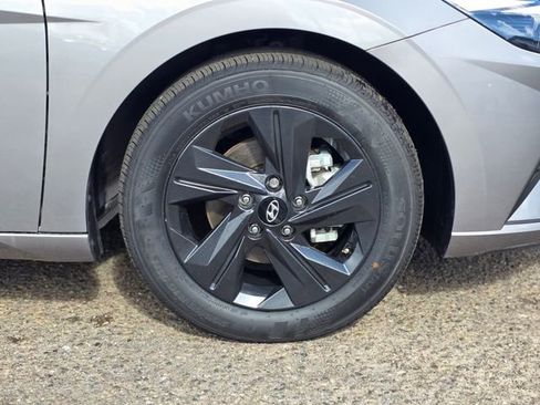 Used 2023 Hyundai Elantra SEL image 8