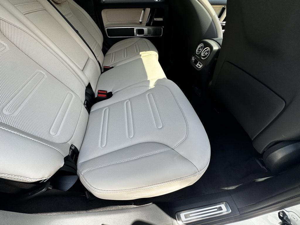 New 2027 Mercedes-Benz G 580 e image 18