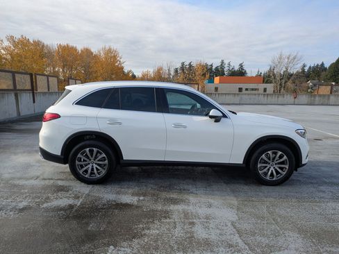 Used 2026 Mercedes-Benz GLC 300 4MATIC image 4
