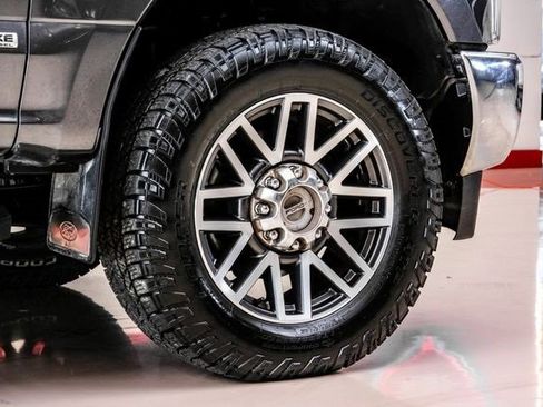 Used 2018 Ford F250 Lariat w/ Lariat Value Package image 47