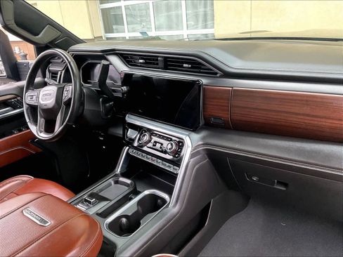 Used 2024 GMC Sierra 2500 Denali Ultimate image 14