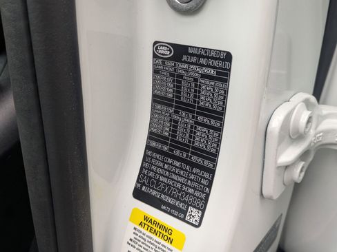 Used 2024 Land Rover Discovery Sport Dynamic SE image 25