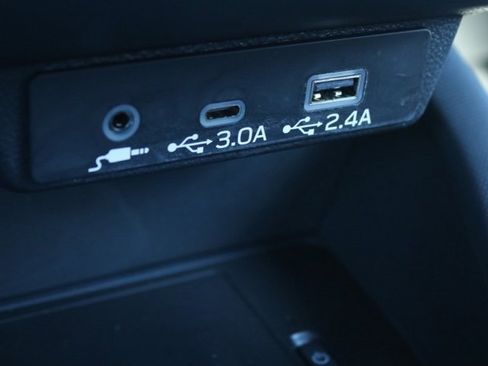 Certified 2025 Subaru Forester Premium image 28