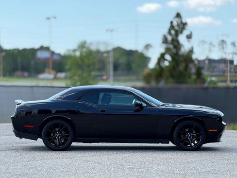 Used 2018 Dodge Challenger SXT w/ Blacktop Package image 7