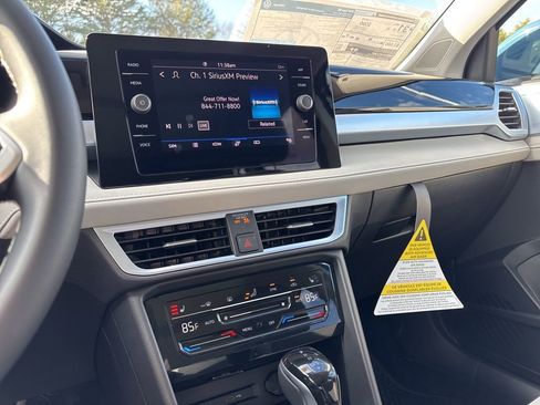 New 2026 Volkswagen Taos SE image 19