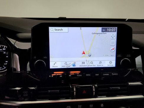 Used 2025 Nissan Pathfinder SL AWD/4WD image 18