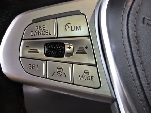 Used 2022 BMW X7 xDrive40i w/ Executive Package AWD/4WD image 15