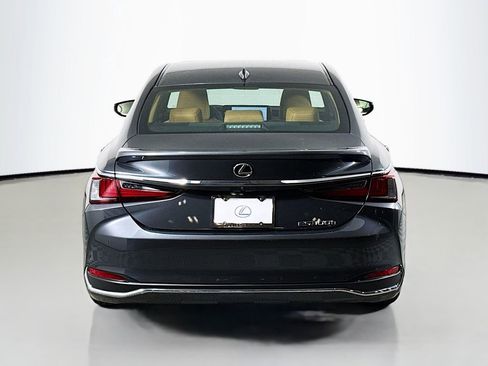 Certified 2025 Lexus ES 300h w/ Premium Package image 6