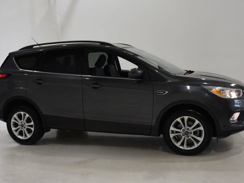 Used 2018 Ford Escape SE FWD image 3
