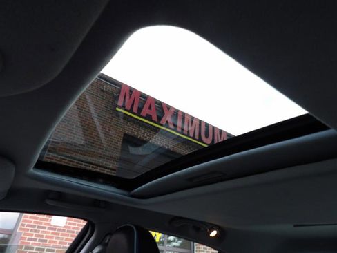 Used 2006 Lincoln Town Car Signature Limited image 8