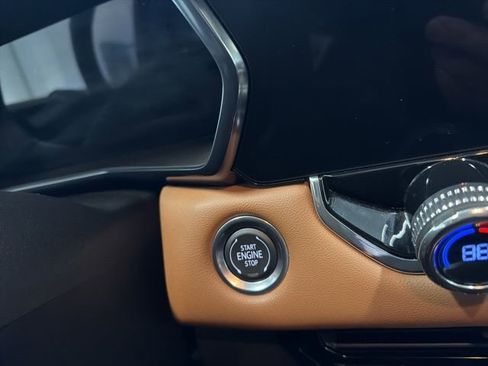 Used 2025 GMC Canyon AT4 w/ AT4 Premium Package image 22