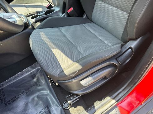 Used 2023 Kia Soul LX w/ LX Technology Package image 16