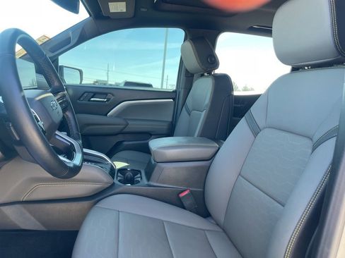 Certified 2025 Chevrolet Colorado ZR2 w/ Technology Package image 23