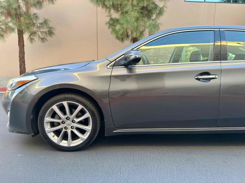 Used 2014 Toyota Avalon Limited image 16