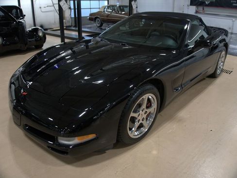 Used 2002 Chevrolet Corvette w/ Preferred Equipment Group2 image 1
