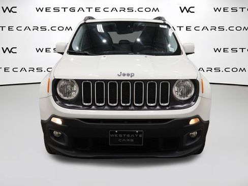 Used 2016 Jeep Renegade Latitude image 2
