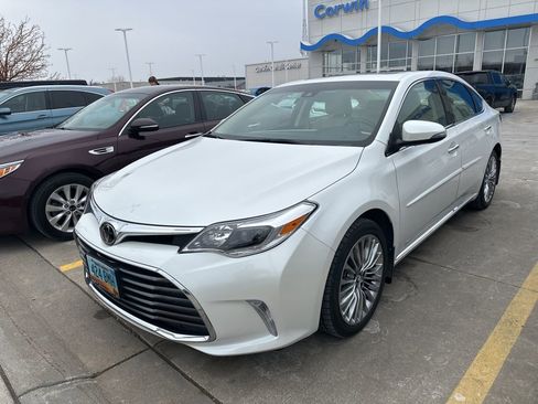 Used 2018 Toyota Avalon Limited w/ Carpet Mat Package image 3