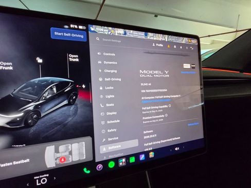 Used 2026 Tesla Model Y Long Range AWD/4WD image 31
