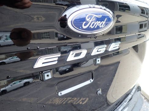 Used 2024 Ford Edge SEL w/ Convenience Package AWD/4WD image 4