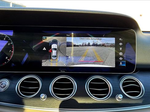Used 2022 Mercedes-Benz E 350 Sedan image 13